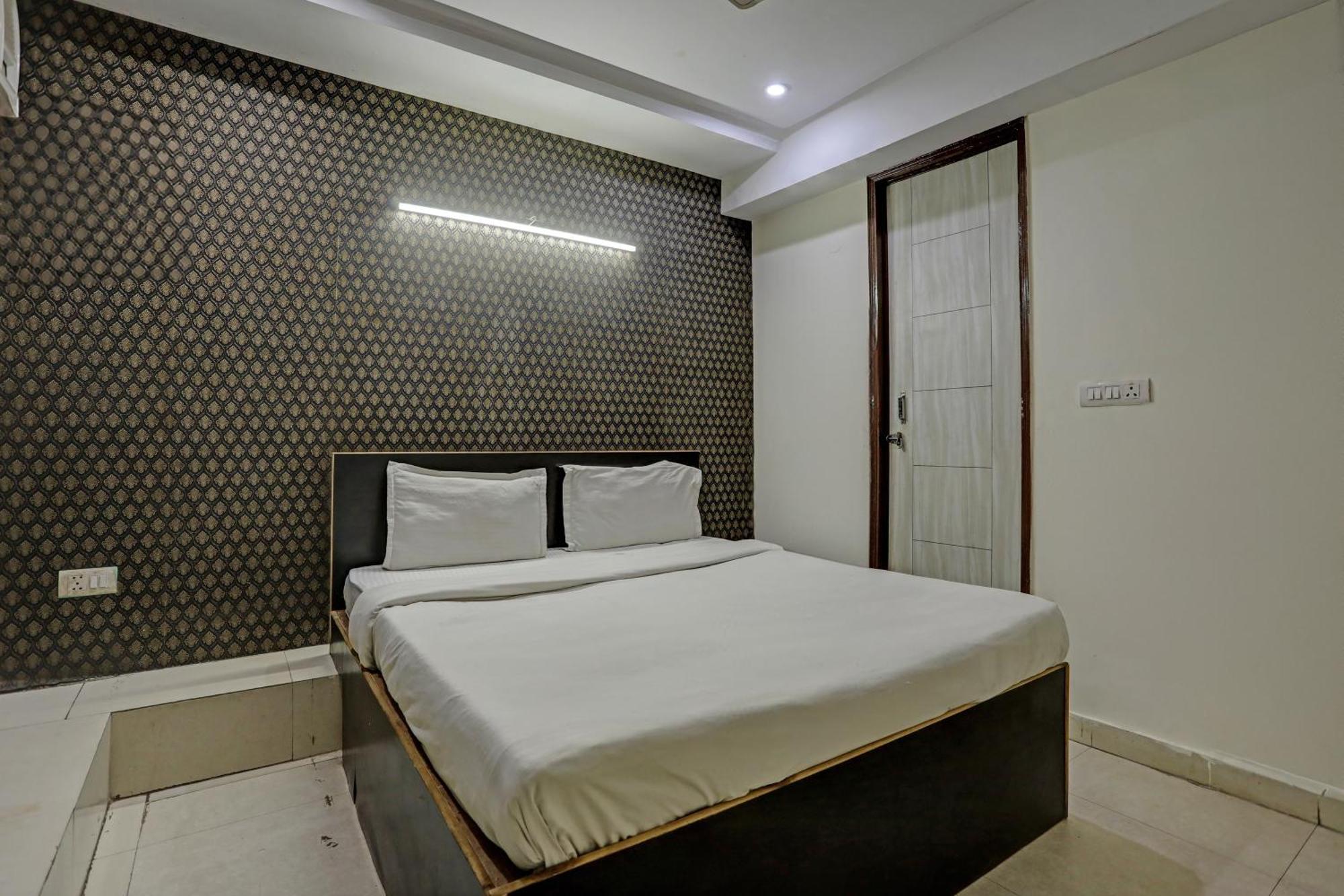 Hotel O Kanak Palace New Delhi Exterior foto