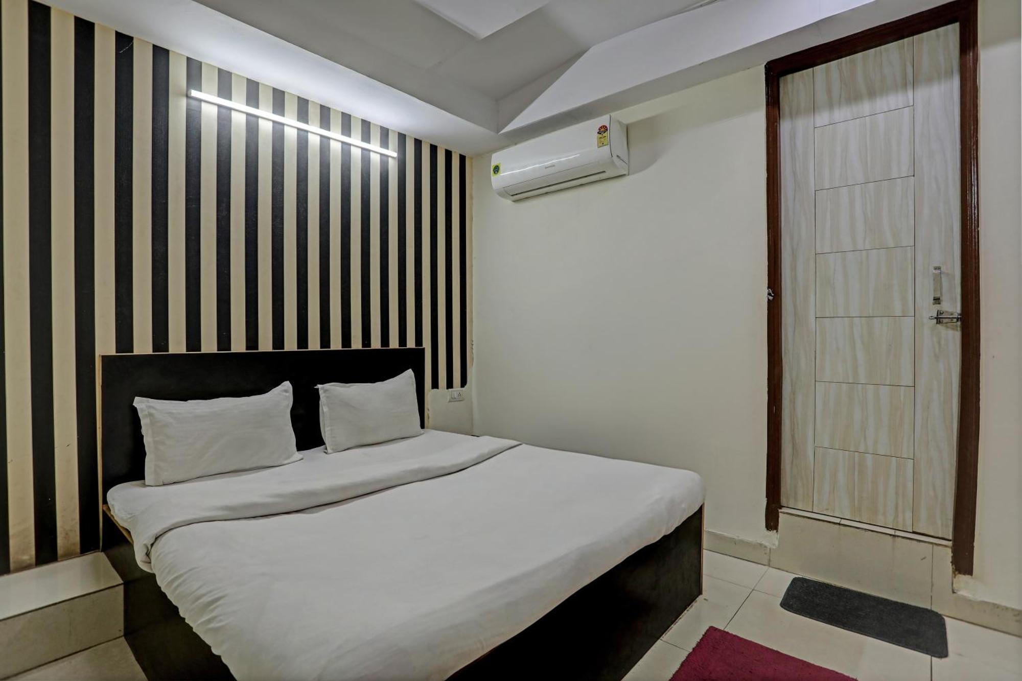 Hotel O Kanak Palace New Delhi Exterior foto