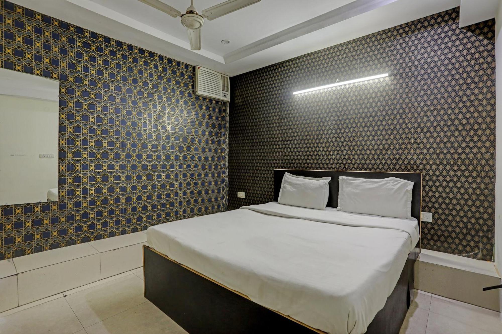 Hotel O Kanak Palace New Delhi Exterior foto